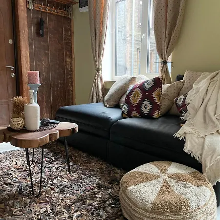 Exquisite 1br Apt W Garden In Center Riga